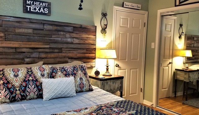 NEW ON MARKET!, CUTE, UPDATED, Home in beautiful area of WACO,10 MIN. from SILOS