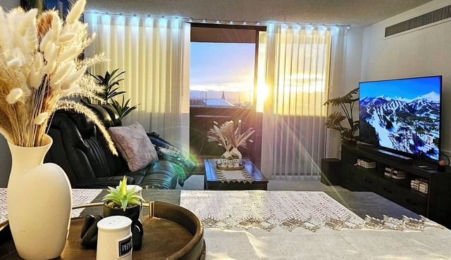 NEW- One-bedroom condo, parking, and High-Speed WIFI in Downtown Denver