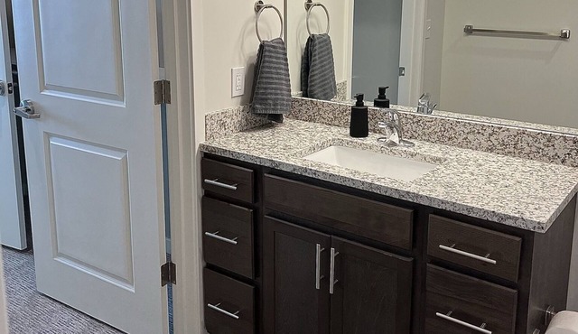 New One Bedroom Queen Apartment