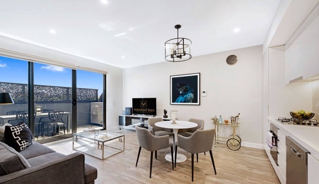 NEW! One Bedroom Standard at Manhattan Apts Glen Iris