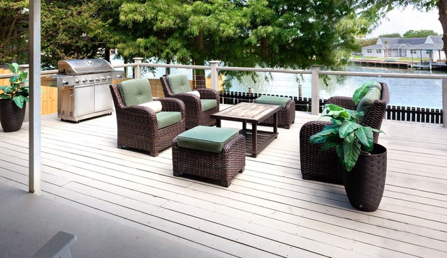 New Orleans Area Beautiful Waterfront Home 4BR with Private Boat Dock