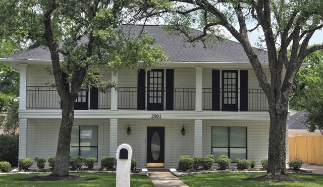 New Orleans fashion and flare with cozy southern charm.