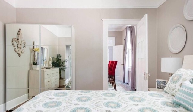 New Orleans Shotgun with private Patio