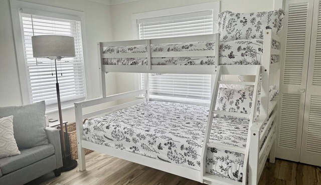 New!-Our Cozy Farmhouse in Fruitport- welcomes families and pets under 20 lbs