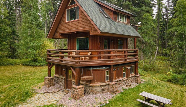 New! Peaceful forest retreat with access to hiking & biking trails