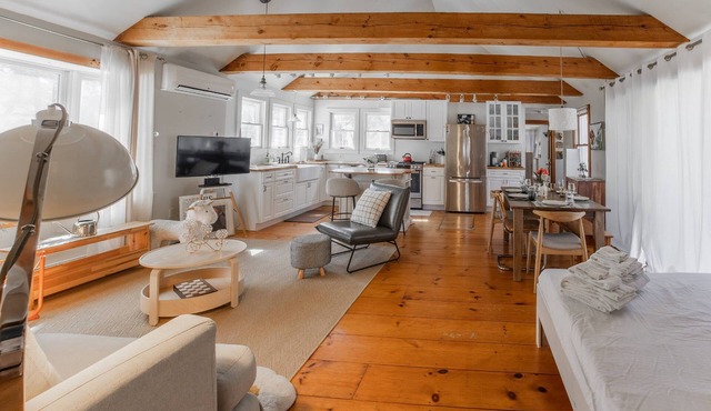 NEW! Peaceful Truro retreat. Fire pit, outdoor shower, pet-friendly & close to Cape Cod’s beaches.