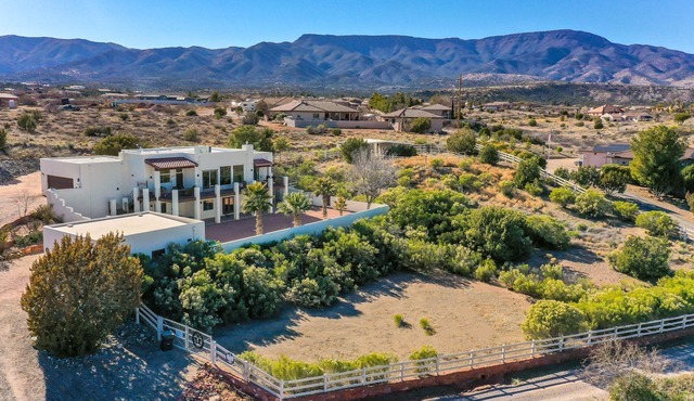 New Pebble Tech Pool & Manual timer on Spa, Red Rock Views @ 7J Ranch