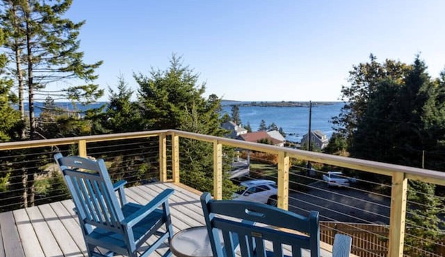 New! Peer over the Tree tops for a stunning view of the ocean!