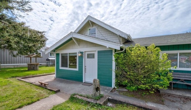 NEW! Pets OK, Fenced Yard, Close to Town (SVBHouse)