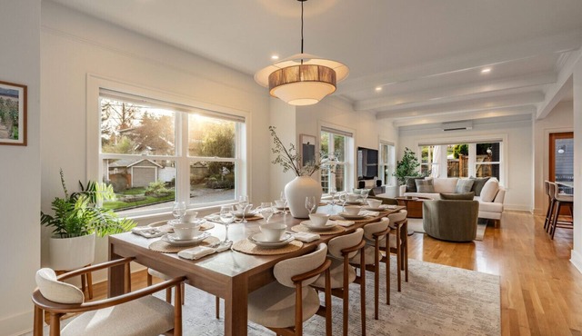 NEW Phinney Ridge Luxury Retreat | Gym+Game Room