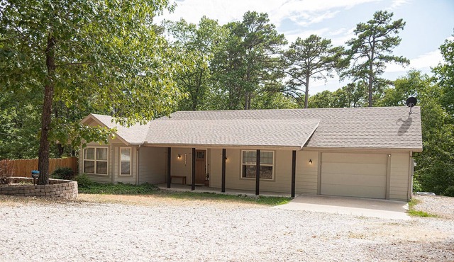 NEW! Pinewood Hollow—2 BDR retreat just minutes from Beaver Lake and Rogers