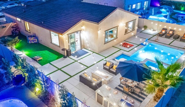 New Pool+Spa+Games+Large BBQ+Designer+Beautiful