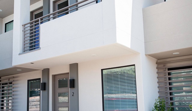 New poolside Luxury townhouse in The Lofts