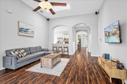 NEW - Poolside Oasis Heated POOL Home - 2000 SF