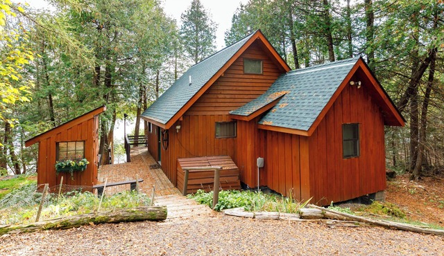 NEW POPLAR LAKE LISTING! "Up the Gunflint Trail!" 2 bdrm., 1 ba. lakefront cabin