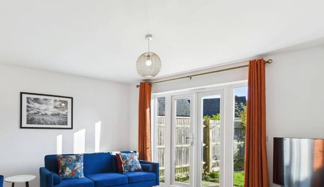 *NEW* Prestbury Place | Racecourse | Free Parking