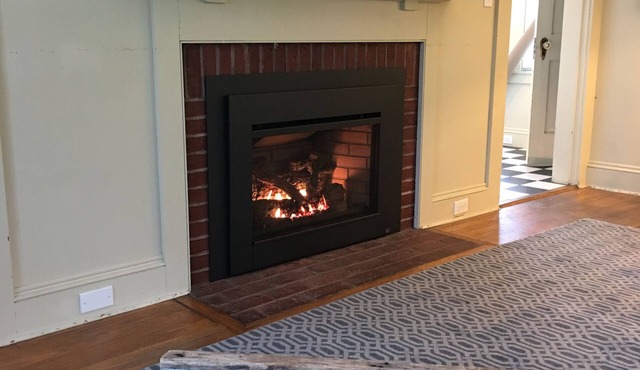 New prices, summer getaway at Seashore Cottage, Great Views and cozy fireplace