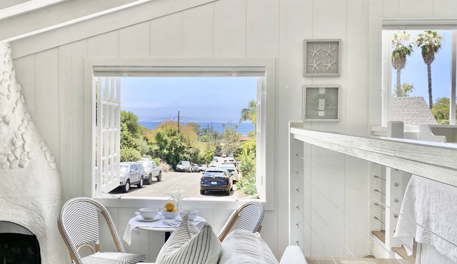 New! Prime Laguna Village location, Ocean View, Modern Coastal Cottage Studio
