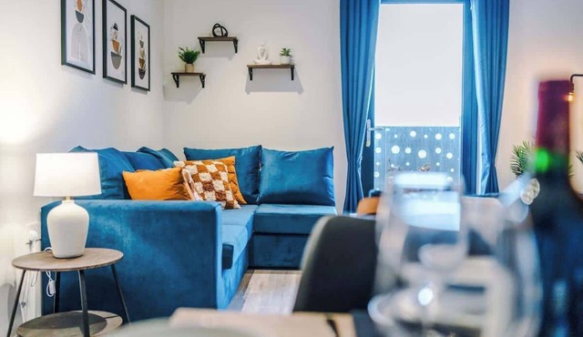 NEW! Pristine 2-Bed Flat, Great Location, Sleeps 6