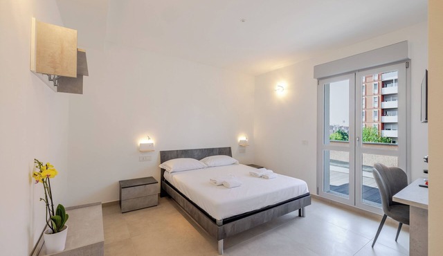 NEW Private room with bathroom and balcony no kitchen 20 minutes from Milan 6