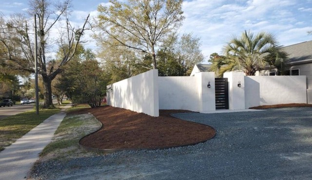 NEW Private Courtyard!
