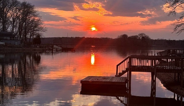 NEW! Private Dock with Kayak launch on High Rock Lake - 3 bedrooms/6 beds