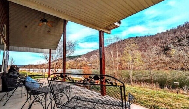 NEW! Private Fishing Cabin on White River/Ozark Nat'l Forest/Public boat ramp! n