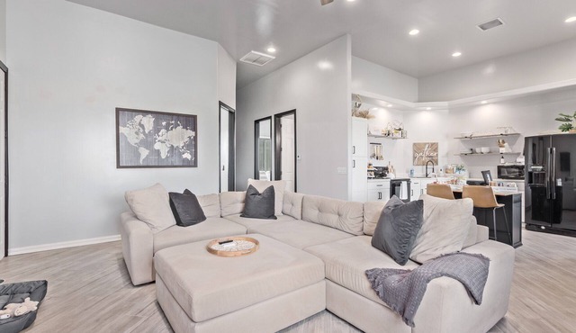 New, Private Guest House with Garage and Gym