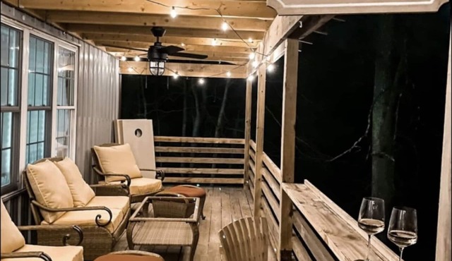 NEW! Private Hilltop Hocking Hills Cabin, Sleeps 14, Hot tub, Firepit