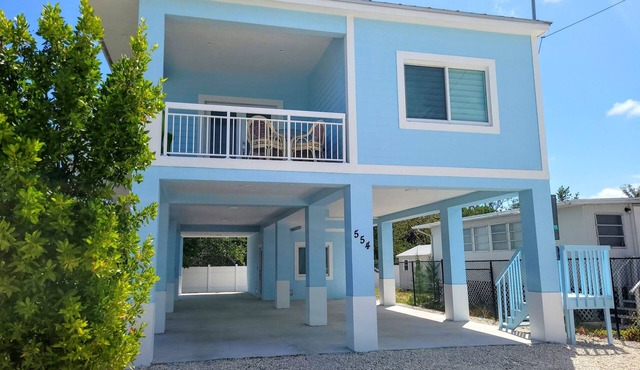 New private home w/dedicated workspace. Pet friendly, family-friendly!