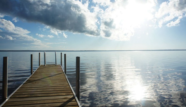 New Private Lakefront Cottage on Black Lake