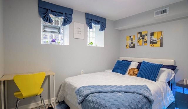 NEW Private West Loop 1br with Backyard near Green Line and CTA