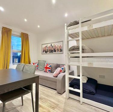 New PropertQuick 10-min train into Central Londony