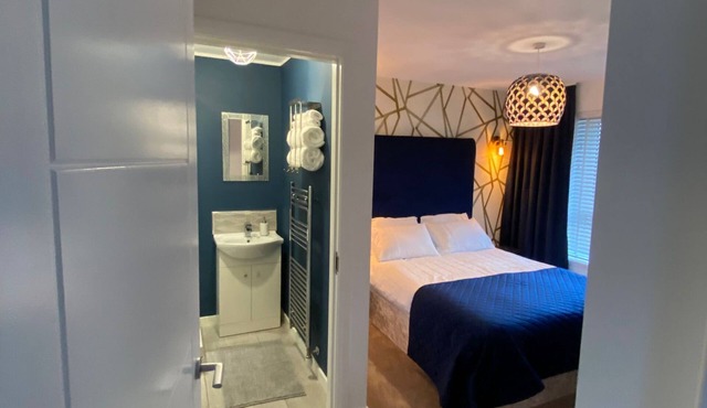 NEW property/quiet area/FREE parking/private garden