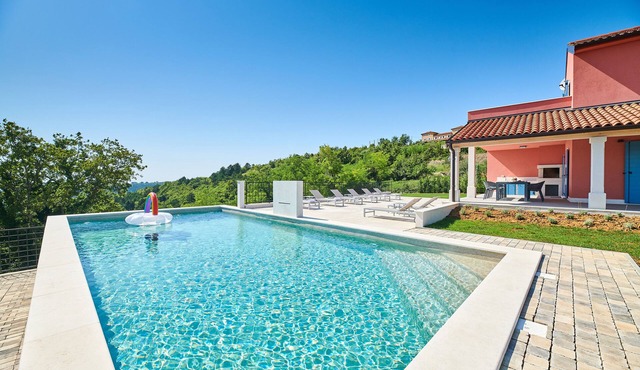 New Property with Heated Pool near Bike Trails and Truffle Capital of Istria