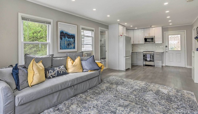 NEW! Quaint Cottage w/ Views of Lake Hopatcong!