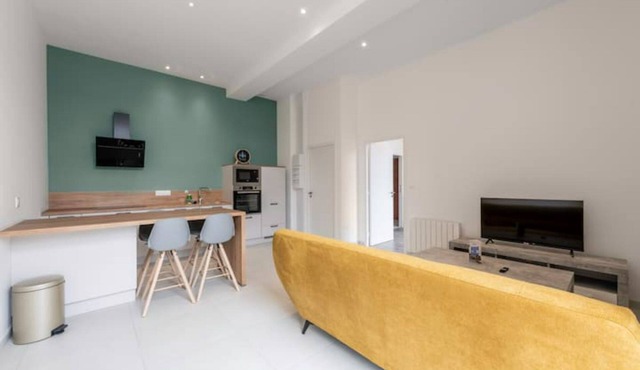 New, quiet, comfortable 3-star Meublé de Tourisme apartment.