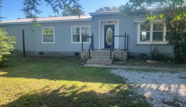 *NEW* Quiet, Peaceful, Spacious on large acreage- Lake Murray