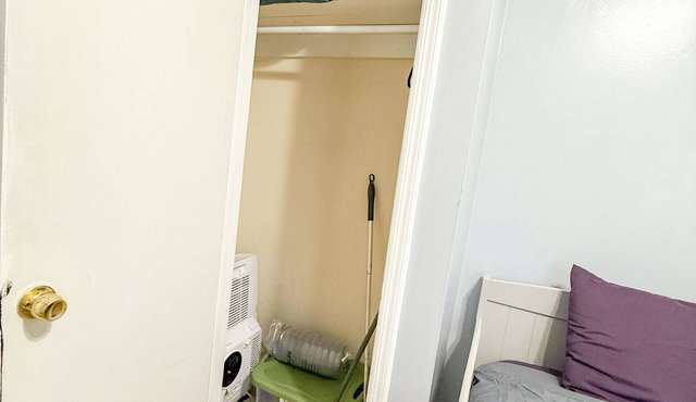 New Rail Road Apt Near Train Subway Bus Hospital Airport NYC