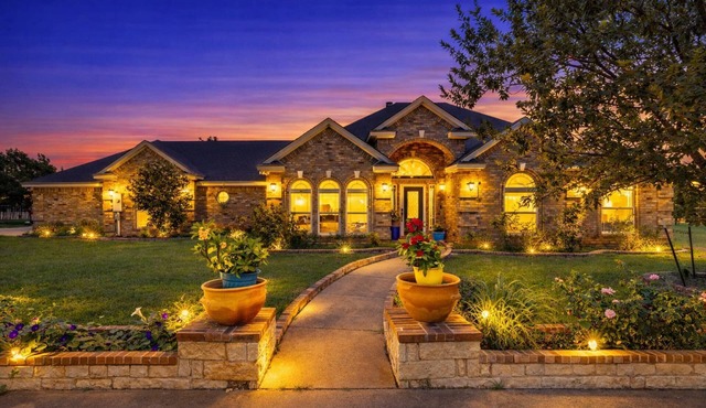 New! Rancho Rosa Amarilla-Spacious 5-Acre Country Retreat with 4 Beds, 3 Baths & Room to Roam!