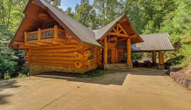 New! Ranger Georgia 5BR Cabin w/Theater, Hot Tub
