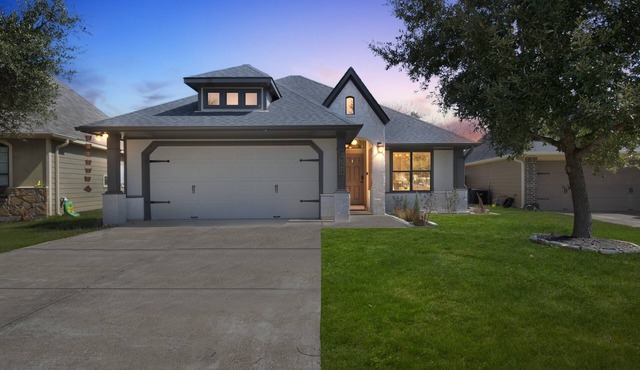 NEW! Relaxing College Station Retreat with Hot Tub