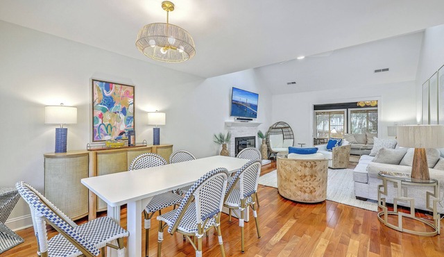 New. Relaxing Refined Aesthetic Cottage Near Beach