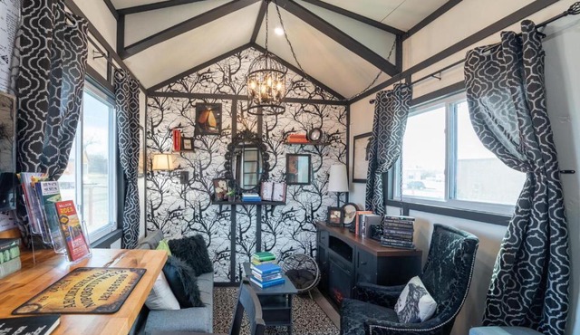 NEW “Relentless Raven”Tiny House W/ Escape Room