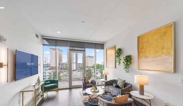 NEW Reluxme | High-Rise Escape 2BD w/King Top Amenities🏙️
