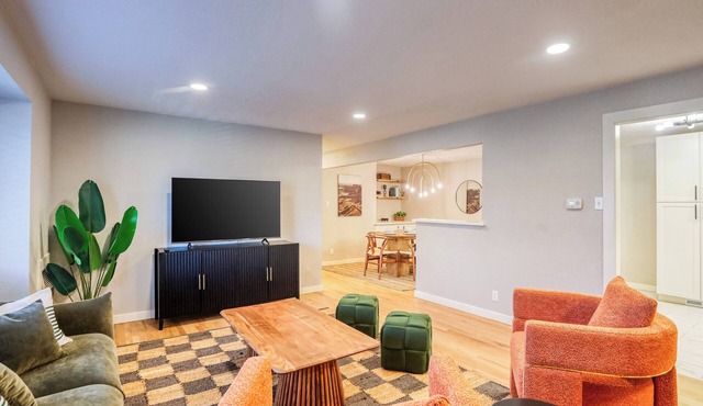 New Remodel! +5 bedroom+Game Room+Sauna+Theater