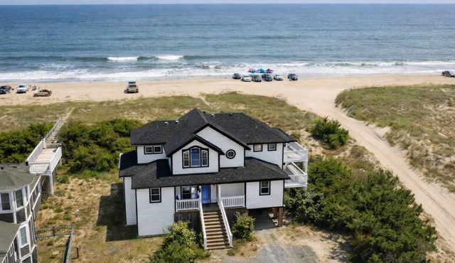 New remodel ocean front oasis, hot tub heated pool Wild horses 8 bed 8 bath