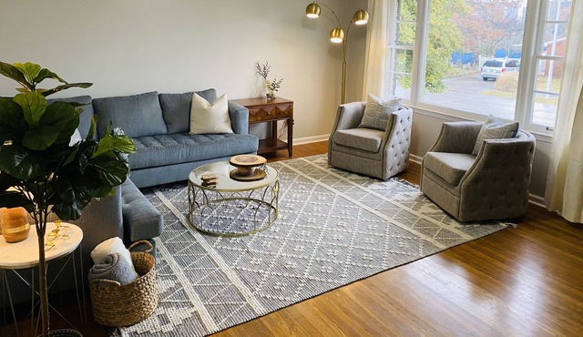 New Remodel with Private Backyard! 1 minute walk to dining and retail!
