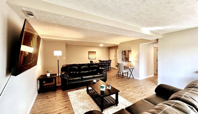 New remodeled 2 Bed apt Middletown Private Laundry