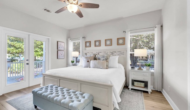 NEW, remodeled, Comm. pool heat to 4/30/26! Crystal Beach, close to everything.